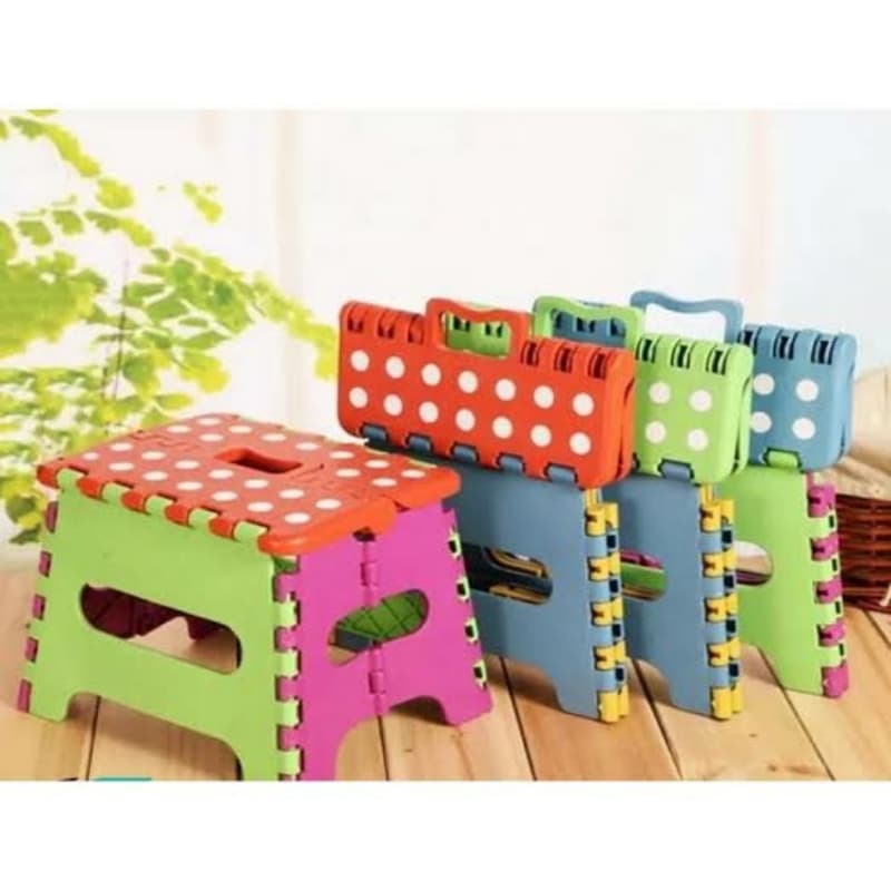 Mini portable foldable stool